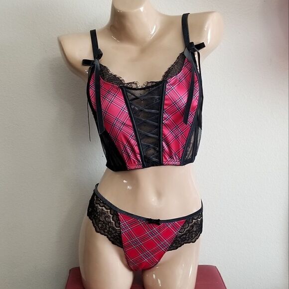 MEDIUM Victoria's Secret Red Bra Set - Picture 1 of 16